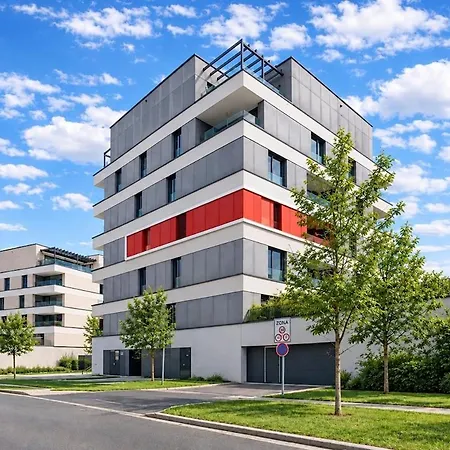 Family Near With Garage & Balcony Apartment *