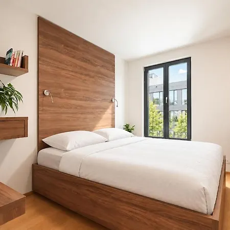 Apartment Family Near With Garage & Balcony *